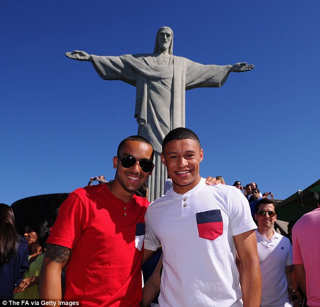 Անգլիայի հավաքականի ֆուտբոլիստները հիացել են Քրիստոս-Քավիչի արձանով (լուսանկարներ)
