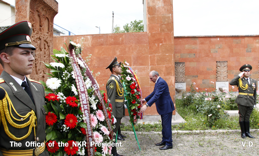 B. Sahakyan visited Stepanakert Memorial Complex on Day of Perished for Motherland and Missing in Action