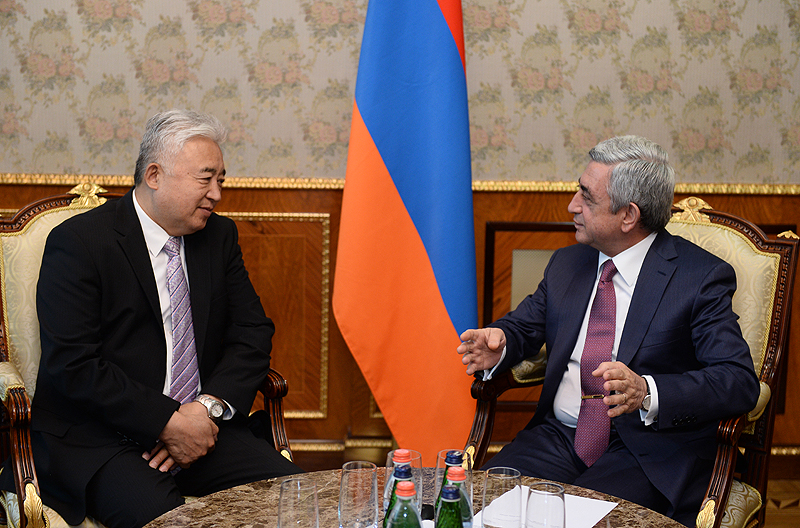 Президент Серж Саргсян провел прощальную встречу с послом Китая в Армении