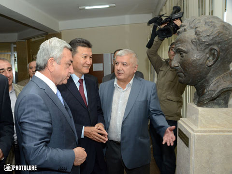 Sculpture of Tigran Petrosian is placed at Yerevan Chess House