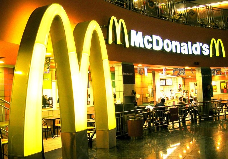 McDonald’s в 2015 году планирует инвестировать в России 6 млрд руб