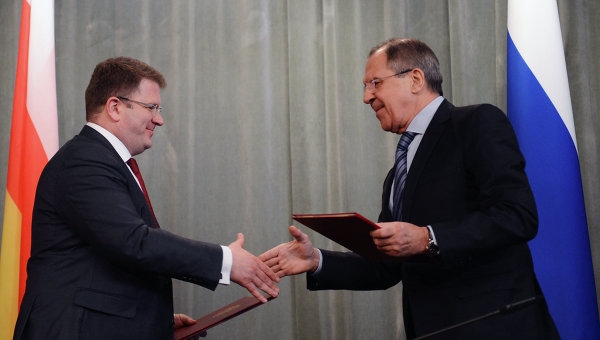 Главы МИД РФ и Южной Осетии подписали договор о госгранице
