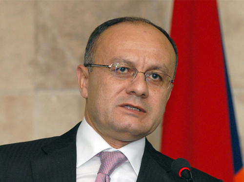 Министр обороны Армении: «Надеюсь, что Россия умерит «оружейную одержимость» Азербайджана»