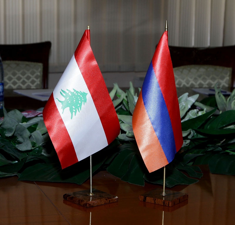 Министр обороны Армении встретился с премьер-министром и министром национальной обороны Ливана