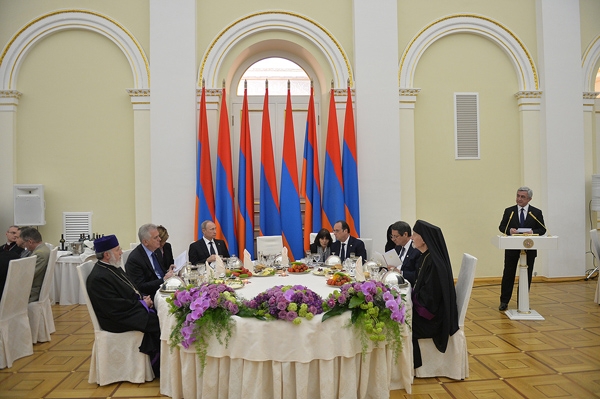 Я верю, что мы можем создать мир солидарности и толерантности: президент Армении