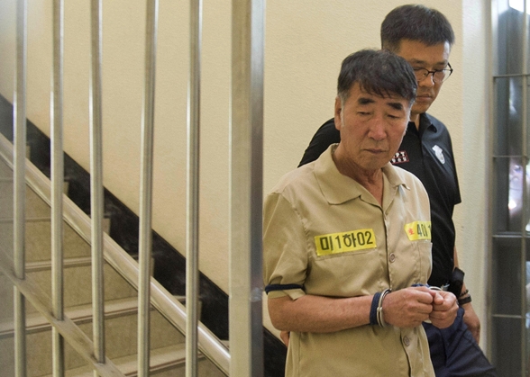 Капитан затонувшего южнокорейского парома “Сэволь” приговорен к пожизненному заключению