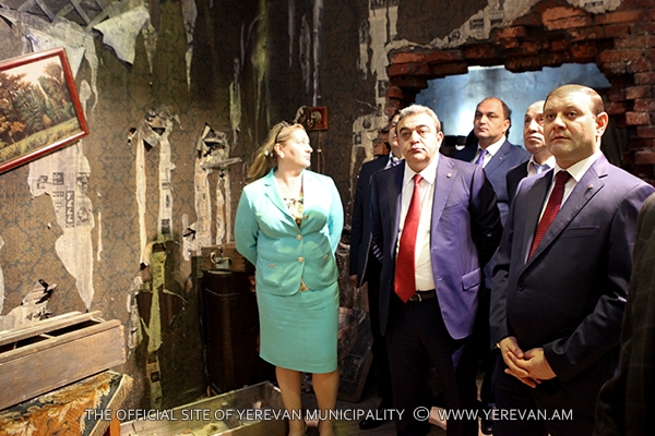 Քաղաքապետ Տարոն Մարգարյանն այցելել է «Ճակատամարտ Բեռլինի համար. դրոշակակիրների սխրանքը» խորագրով ցուցահանդես