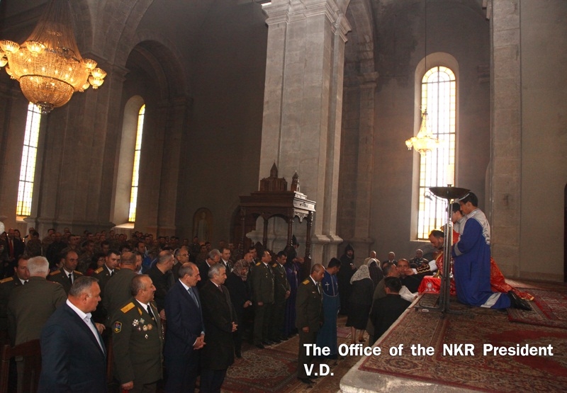 ԼՂՀ նախագահը ներկա է գտնվել ԼՂՀ պաշտպանության բանակի համար մատուցված սուրբ պատարագին