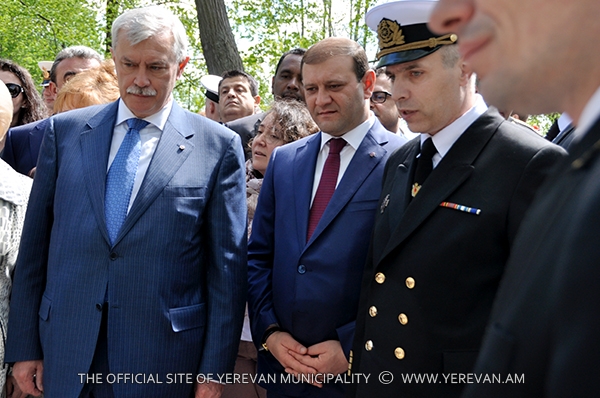 Мэр Еревана Тарон Маргарян воздал дань уважения памяти жертв Цусимского сражения