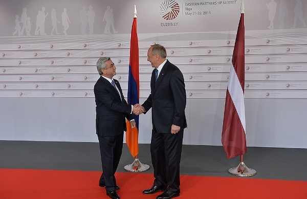 Президенты Армении и Латвии высоко оценили динамику межгосударственных отношений