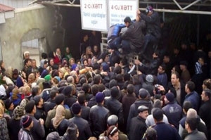 Բողոքի ակցիա ադրբեջանաիրանական սահմանում. 1000-ից ավելի մարդ չի կարողանում անցնել Իրան
