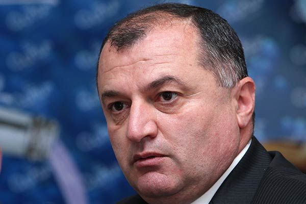Լևոն Տեր-Պետրոսյանն ինքն ընդունեց, որ իր խմբակցությունը պառակտված է. Գ. Մելիքյան
