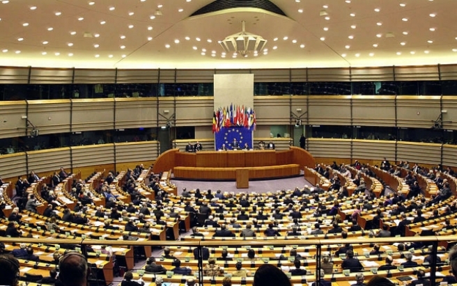 Ի՞նչ նորամածություններ  է ԵՄ-ն կատարել Ադրբեջանին քննադատող 2015թ-ի բանաձևում