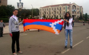 Флаг Арцаха в Баку и день Степанакерта