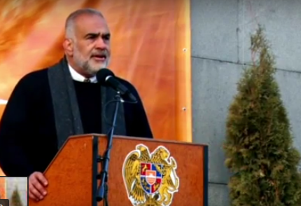 Արտաքին հարցերում Աշոտյանը շատ լավ է պաշտպանում ազգային շահը, թեպետ բուհերը կուսակցականացրել է. Րաֆֆի Հովհաննիսյան