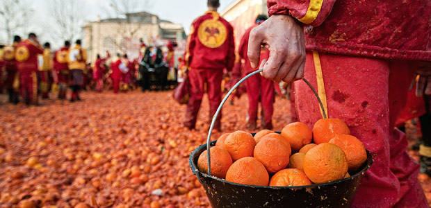 70 человек пострадало во время фестиваля апельсинов в Италии (фото)