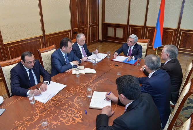 Serzh Sargsyan calls for active work to boost Armenia-France economic relations