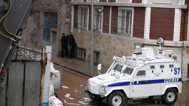 Istanbul women shot dead after  police attack