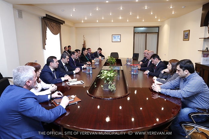 Мэр Еревана встретился с арцахской делегацией