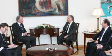 Edward Nalbandian presents NKR conflict to NATO’s Deputy Assistant Secretary General