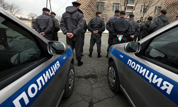 Российские полицейские застрелили мужчину, угрожавшего пистолетом из окна дома в Ростовской области