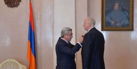 Serzh Sargsyan awards Alexander Bastryk with Friendship medal