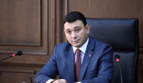 «Եթե Լևոն Զուրաբյանը «ճնշում» բառից իրեն լավ է զգում, թող ասի, որ մեզ ճնշել է». Շարմազանով