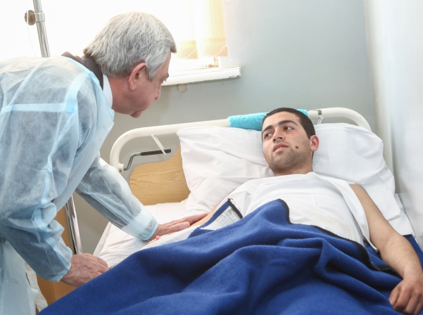 Armenian President visits wounded soldiers