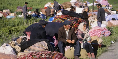 Azerbaijanis are leaving their houses in the border villages