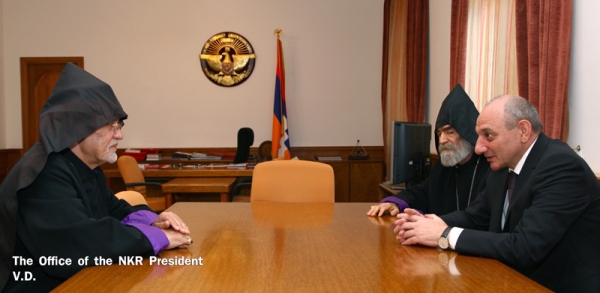 Президент Арцаха встретился с предводителем Тегеранской епархии Армянской Апостольcкой Церкви