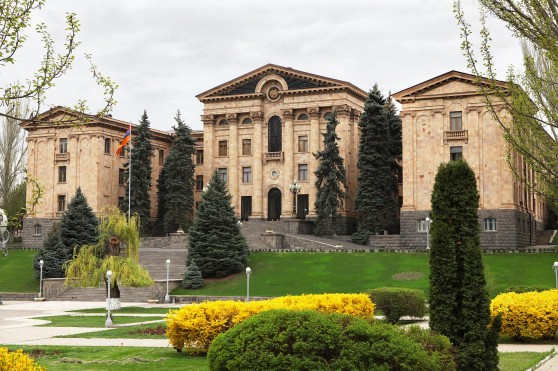 Рассмотрение «О накопительной пенсионной системе» в Армении отложен до июля 2018 года