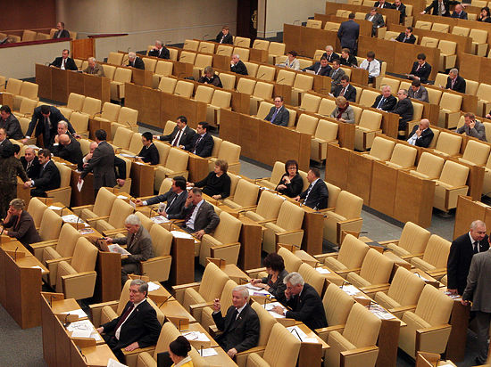 Путин подписал закон о лишении депутатов Госдумы мандата за 30 дней прогулов