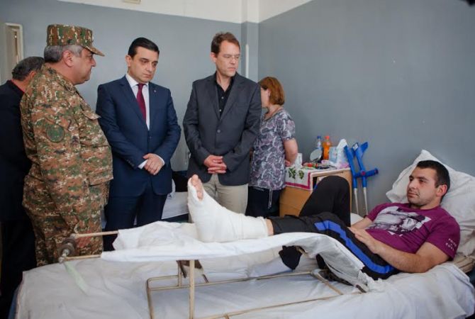 Գերմանացի բժիշկները բարձր են գնահատում Արցախում վիրավորված զինծառայողների բուժումը