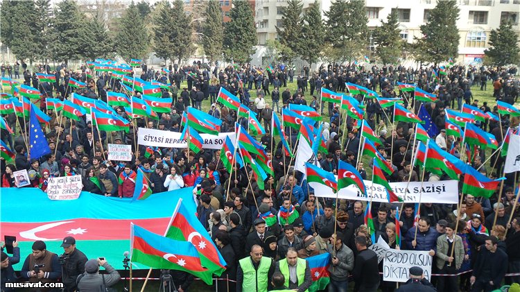 В Баку потребовали отставки правящего режима Алиевых