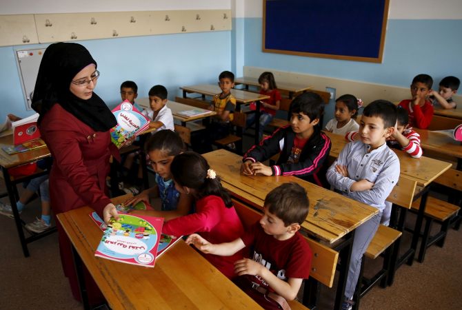 Թուրքիայում հազարավոր ուսուցիչներ հեռացվել են աշխատանքից