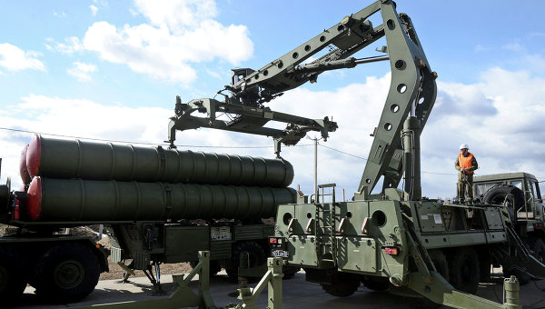 Рогозин о поставках с-400: Россия поставляет современные вооружения в те страны, которым доверяет