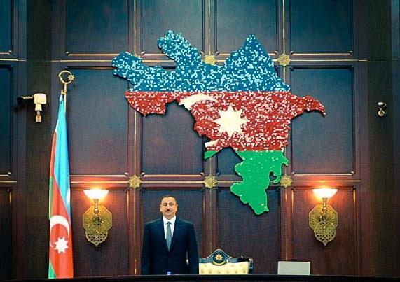 Экс-премьер Азербайджана: Власти готовят общество к «невыгодным компромиссам» по Карабаху