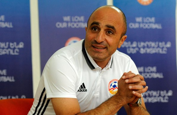 Հայաստանի հավաքականի ֆուտբոլիստները շնորհավորում են Արթուր Պետրոսյանի 45-ամյակը (տեսանյութ)