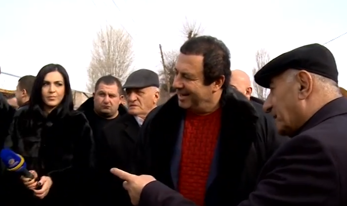 Գագիկ Ծառուկյանը Գյումրիում մոտ 50 միլիոն դրամի նվիրատվություն է կատարել (տեսանյութ)