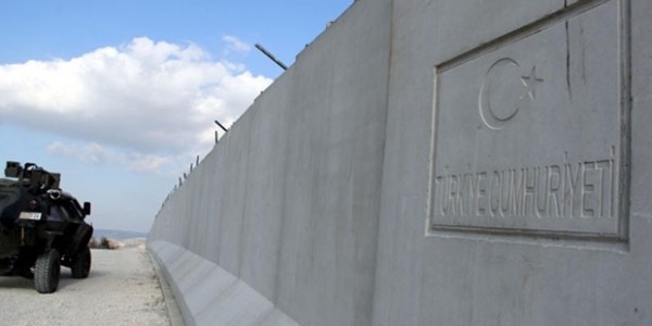 На границе между Восточной и оккупированной Западной Арменией турки планируют построить стену