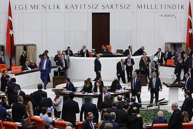 Թուրքիայի մեջլիսը ընդունել է Սահմանադրական փոփոխությունների առաջարկի առաջին յոթ հոդվածները