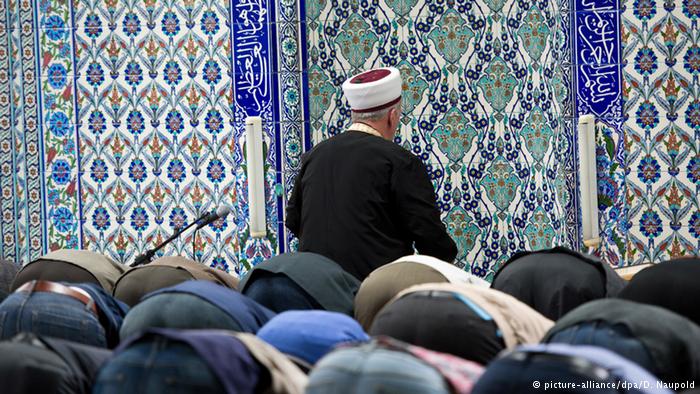 Турецкие имамы подозреваются в шпионаже в Германии