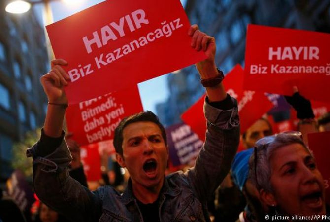 Թուրքիայում շարունակվում են բազմահազարանոց հանրահավաքները
