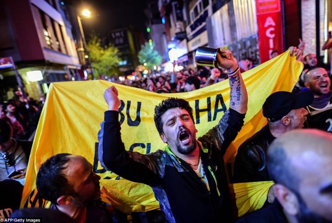 Ցուցարարները պահանջում են Թուրքիայի կառավարության հրաժարականը. ցույցեր Ստամբուլում, Անկարայում, Իզմիրում