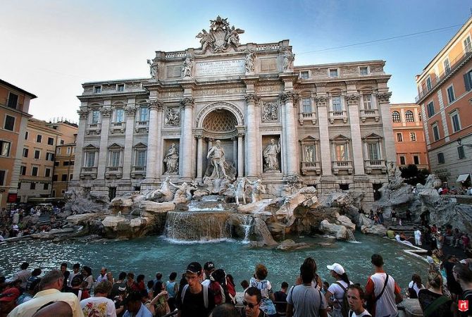 Զբոսաշրջիկները մեկ տարում 1,4 մլն եվրո են նետել Հռոմի շատրվան