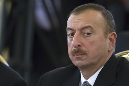 Маэстро Алиев, провальная апрельская премьера и жидкие аплодисменты