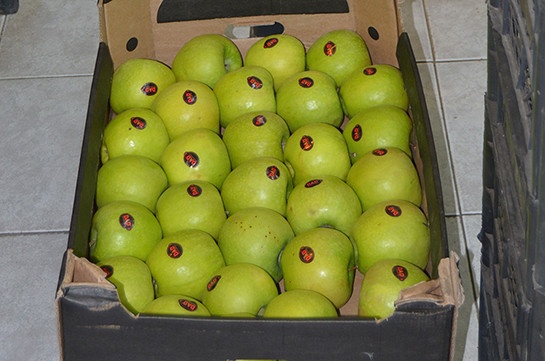 По делу о ввозе азербайджанских яблок в Армению есть задержанные и арестованные