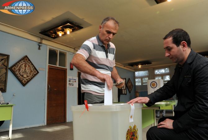 Յավորովի անվան թիվ 131 հիմնական դպրոցում երեք ժամում քվեարկել է մոտ 270 ընտրող