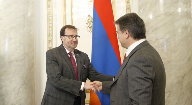 ՀՀ վարչապետը և Հայաստանում ԱՄՆ դեսպանը քննարկել են երկկողմ տնտեսական գործակցությանն առնչվող հարցեր