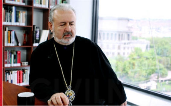 Армяне Стамбула начали сбор подписей против Арама Атешяна